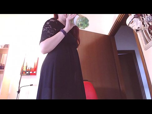 ❤️ Submisívna otrokyňa, ktorá miluje špinavé a šťavnaté nohavičky, je po zhliadnutí tohto videa nútená masturbovať! ️ Šukanie video na sk.amzhoka.top ️❤