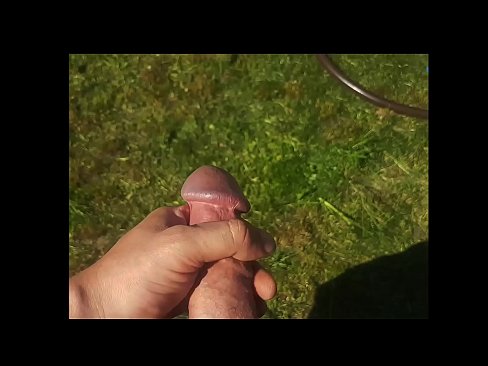 ❤️ Horúca kočka si nechá jebnúť ružovú kundičku a vystrieka sa so squirtom v letnej záhrade ️ Šukanie video na sk.amzhoka.top ️❤