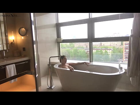 ❤️ Obrovská baba vášnivo si honí kundu v kúpeľni ️ Šukanie video na sk.amzhoka.top ️❤