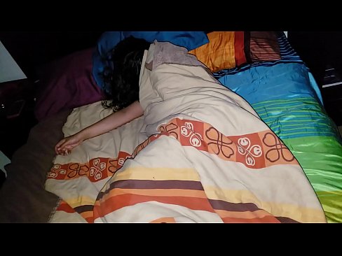 ❤️ Nevlastný syn nadáva svojej mladej nevlastnej matke, zatiaľ čo ona spí. ️ Šukanie video na sk.amzhoka.top ️❤