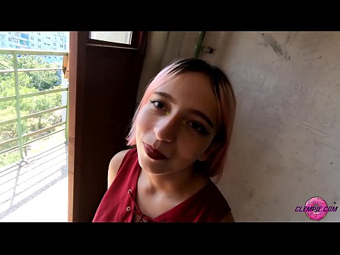❤️ Študentka zmyselne fajčí cudzinca vo vnútrozemí - strieka mu na tvár ️ Šukanie video na sk.amzhoka.top ️❤